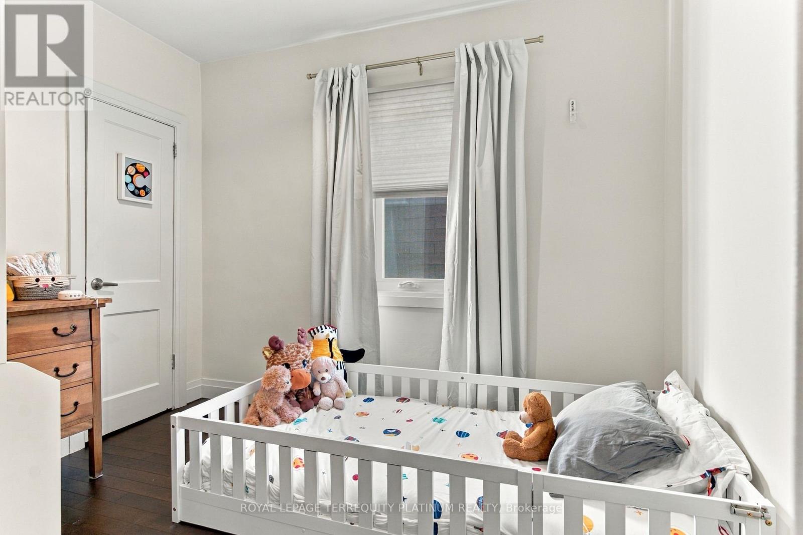 493 Mortimer Avenue, Toronto, Ontario  M4J 2G6 - Photo 15 - E14098312