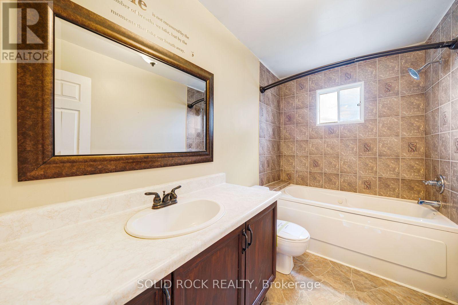 2394 Strathmore Crescent, Pickering, Ontario  L1X 2H7 - Photo 21 - E14098318