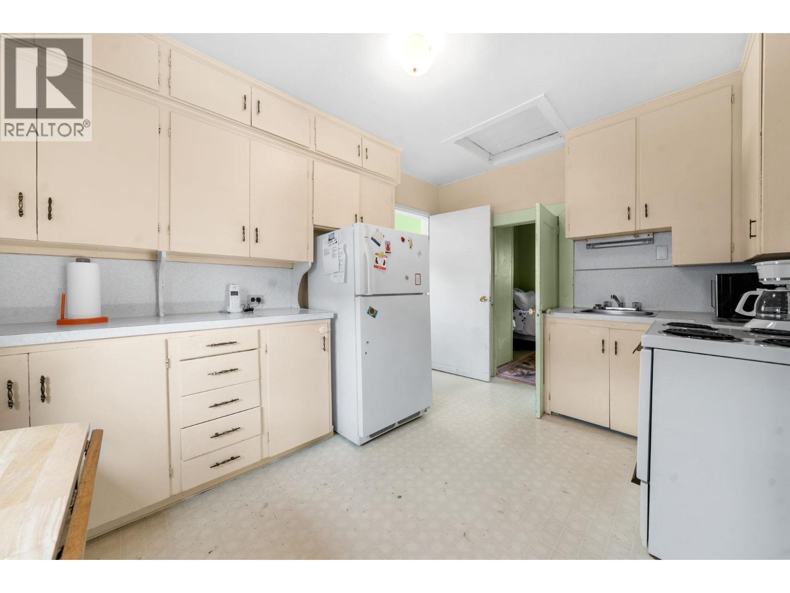652 W 14th Street, North Vancouver, British Columbia  V7M 1R2 - Photo 9 - R3176692