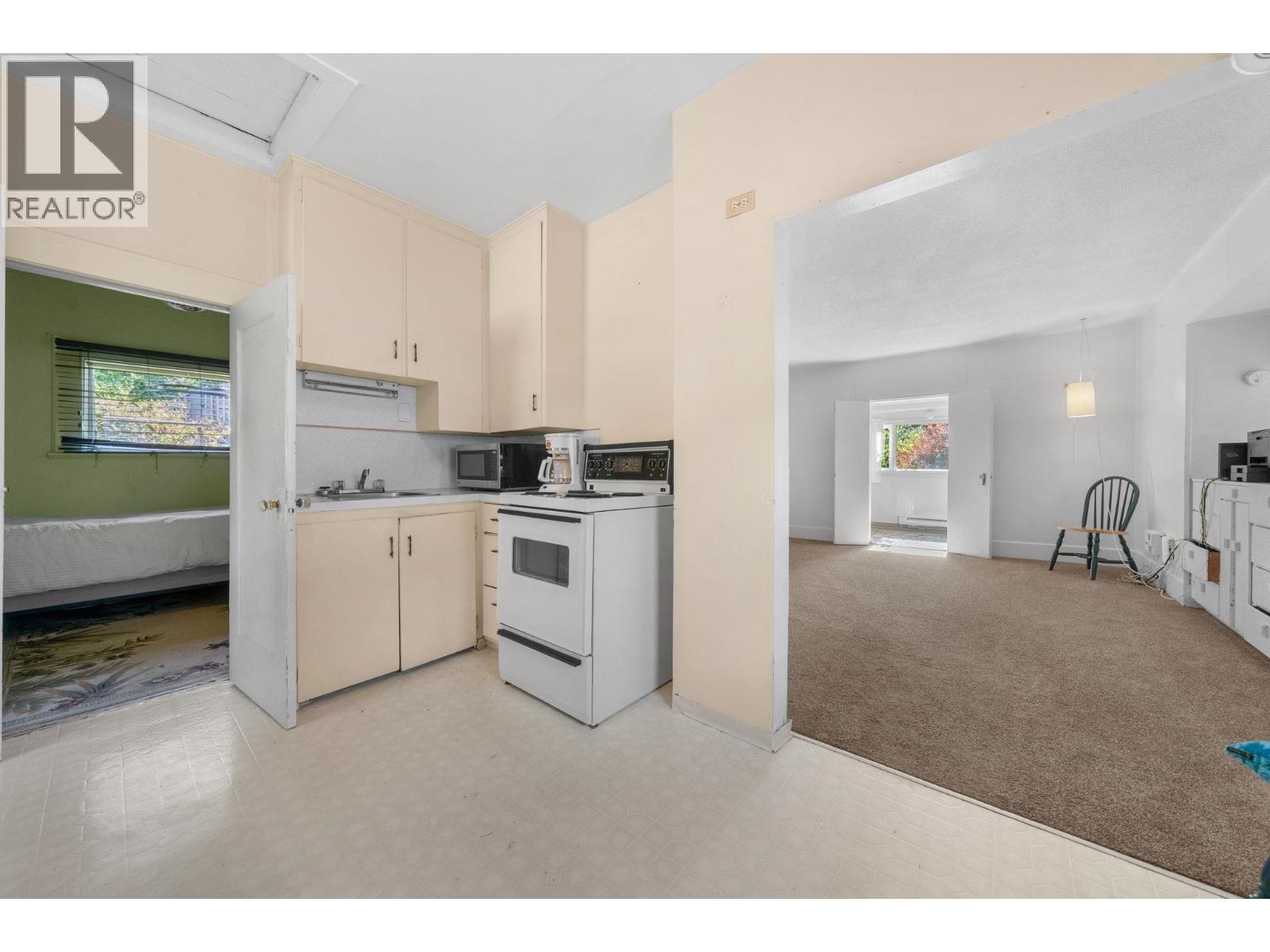 652 W 14th Street, North Vancouver, British Columbia  V7M 1R2 - Photo 13 - R3176692
