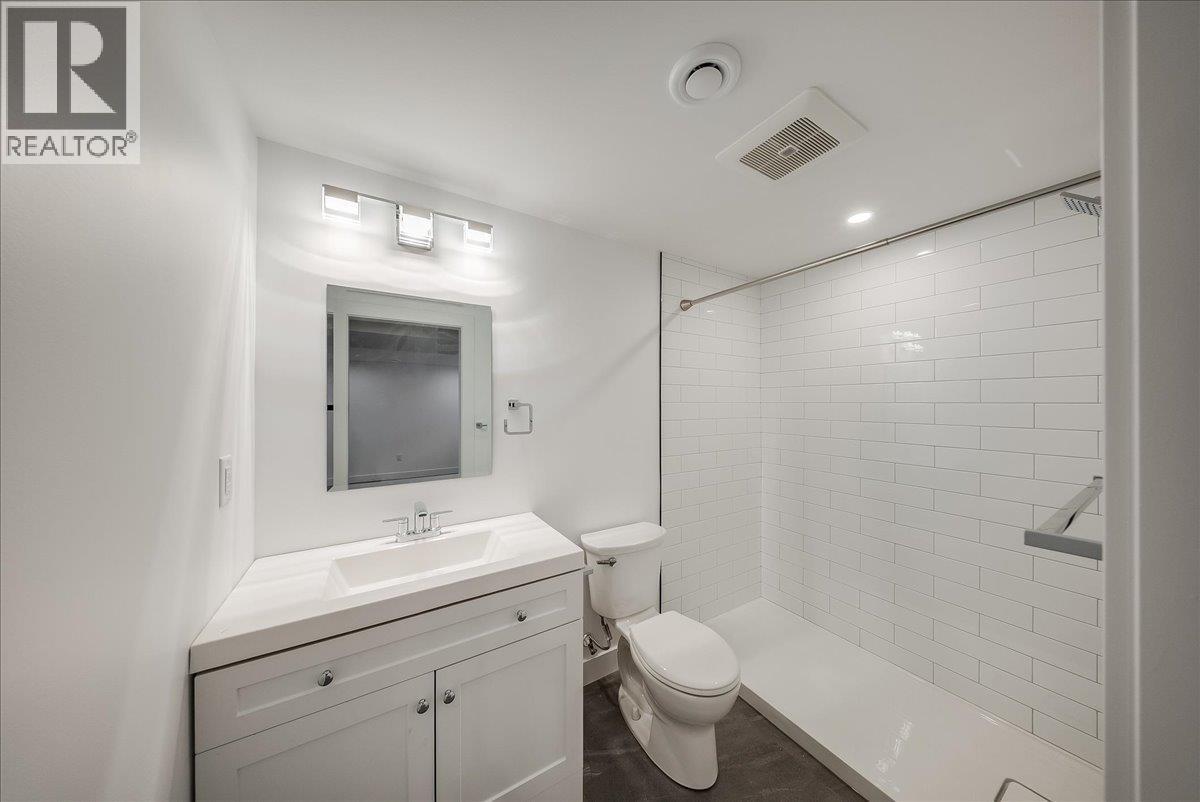710 10th Avenue, Montrose, British Columbia  V0G 1P0 - Photo 27 - 10403311