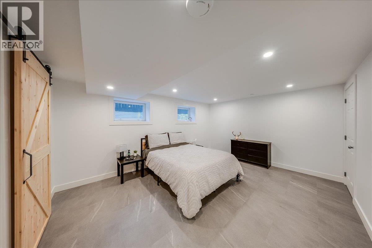 710 10th Avenue, Montrose, British Columbia  V0G 1P0 - Photo 26 - 10403311