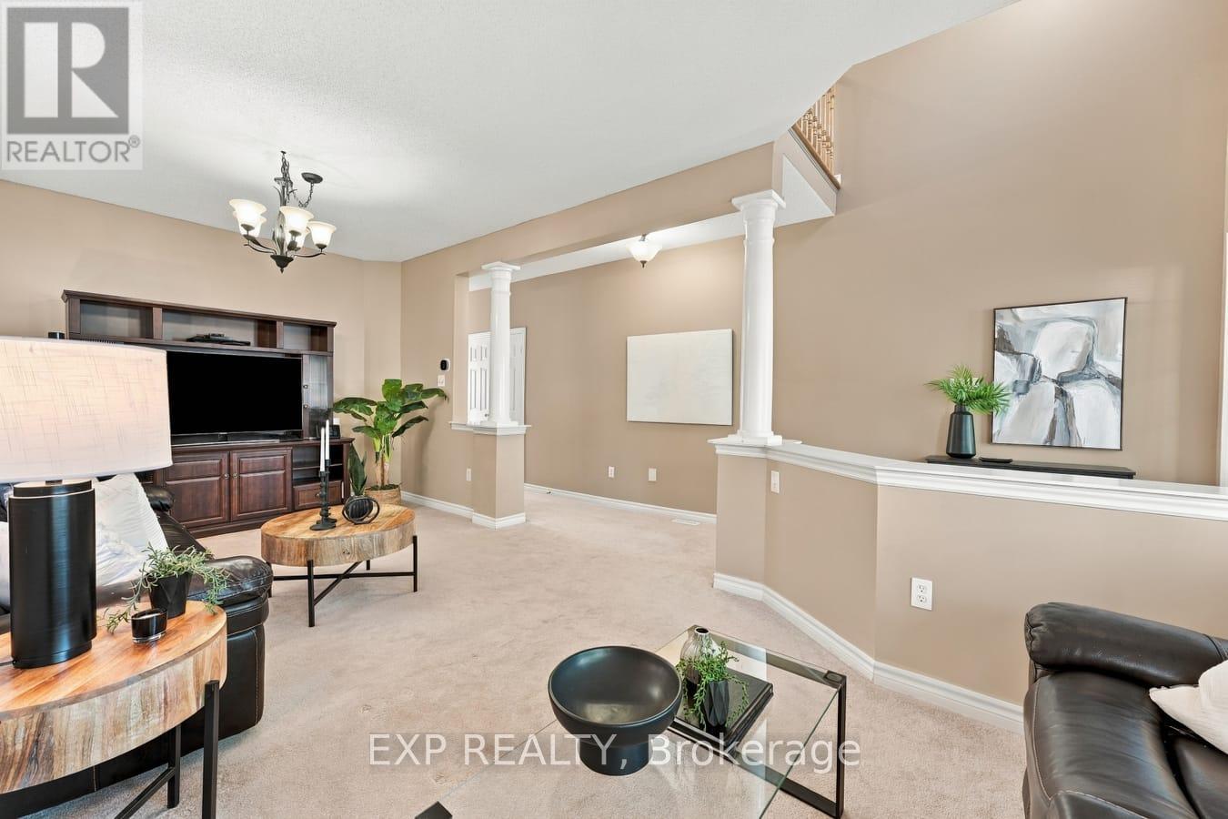36 Saltzburg Crescent, Georgina, Ontario  L4P 4H3 - Photo 6 - N14098214