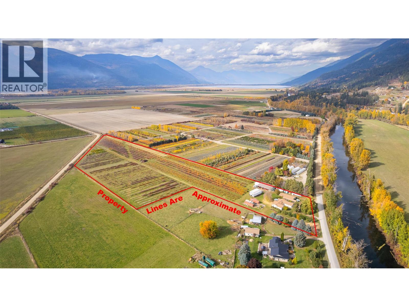 1331 Channel Road, Wynndel, British Columbia  V0B 2N1 - Photo 2 - 10403855
