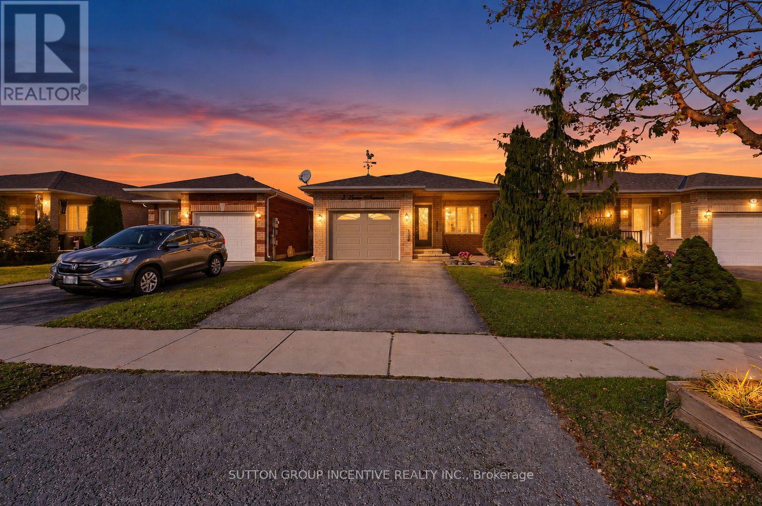 8 Lucas Avenue, Barrie (Holly), Ontario  L4N 9N1 - Photo 3 - S14098350