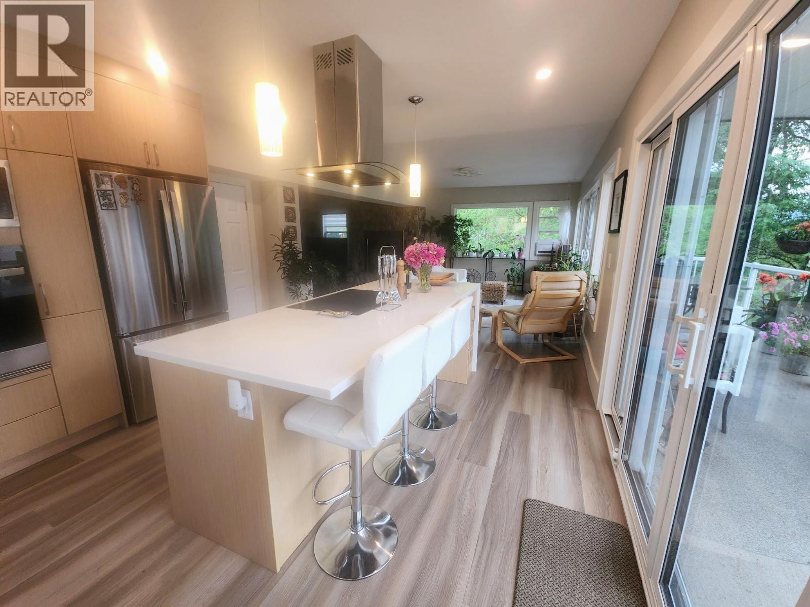2340 3a Highway, Nelson, British Columbia  V1L 6K7 - Photo 9 - 10404033