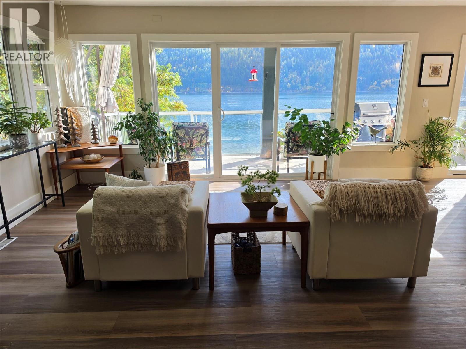 2340 3a Highway, Nelson, British Columbia  V1L 6K7 - Photo 12 - 10404033