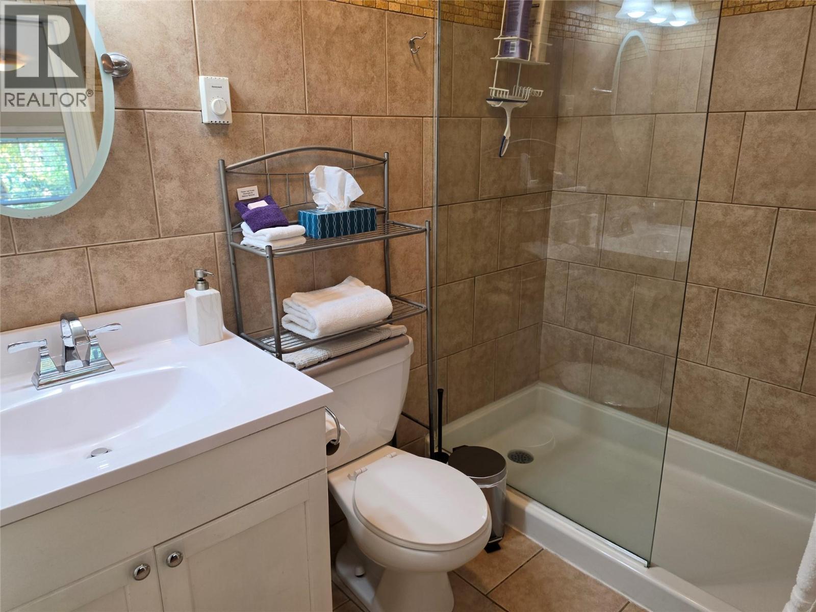 2340 3a Highway, Nelson, British Columbia  V1L 6K7 - Photo 81 - 10404033