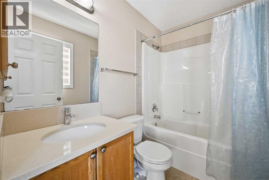 33 Saddlebrook Common Ne, Calgary, Alberta  T3J 0K1 - Photo 17 - A2352504