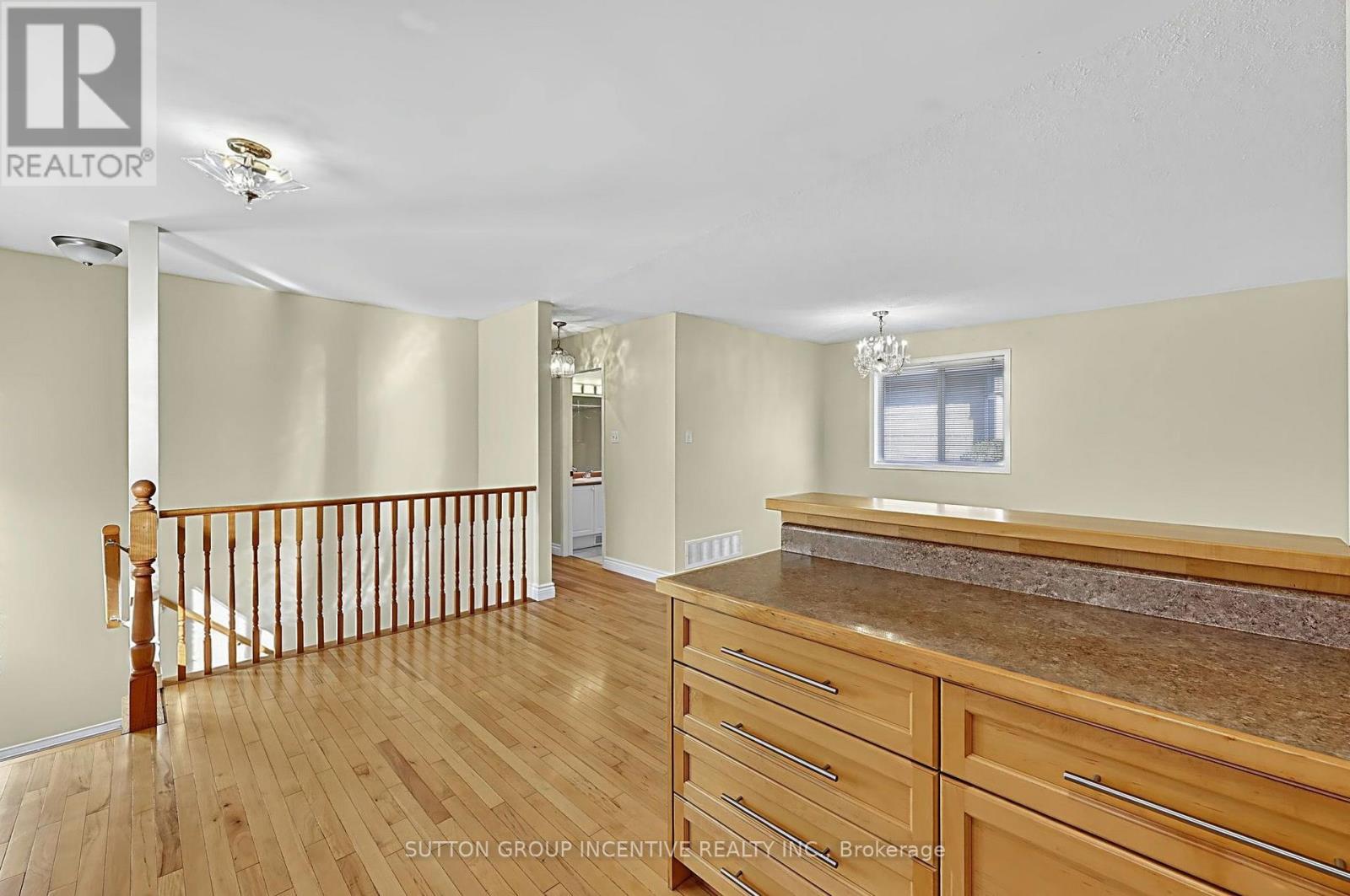8 Lucas Avenue, Barrie (Holly), Ontario  L4N 9N1 - Photo 12 - S14098350