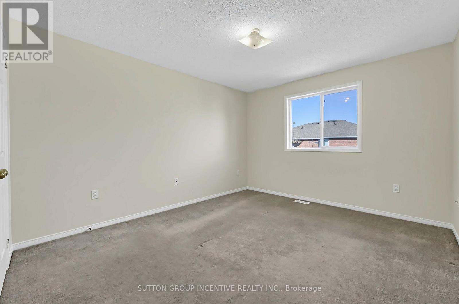 8 Lucas Avenue, Barrie (Holly), Ontario  L4N 9N1 - Photo 15 - S14098350