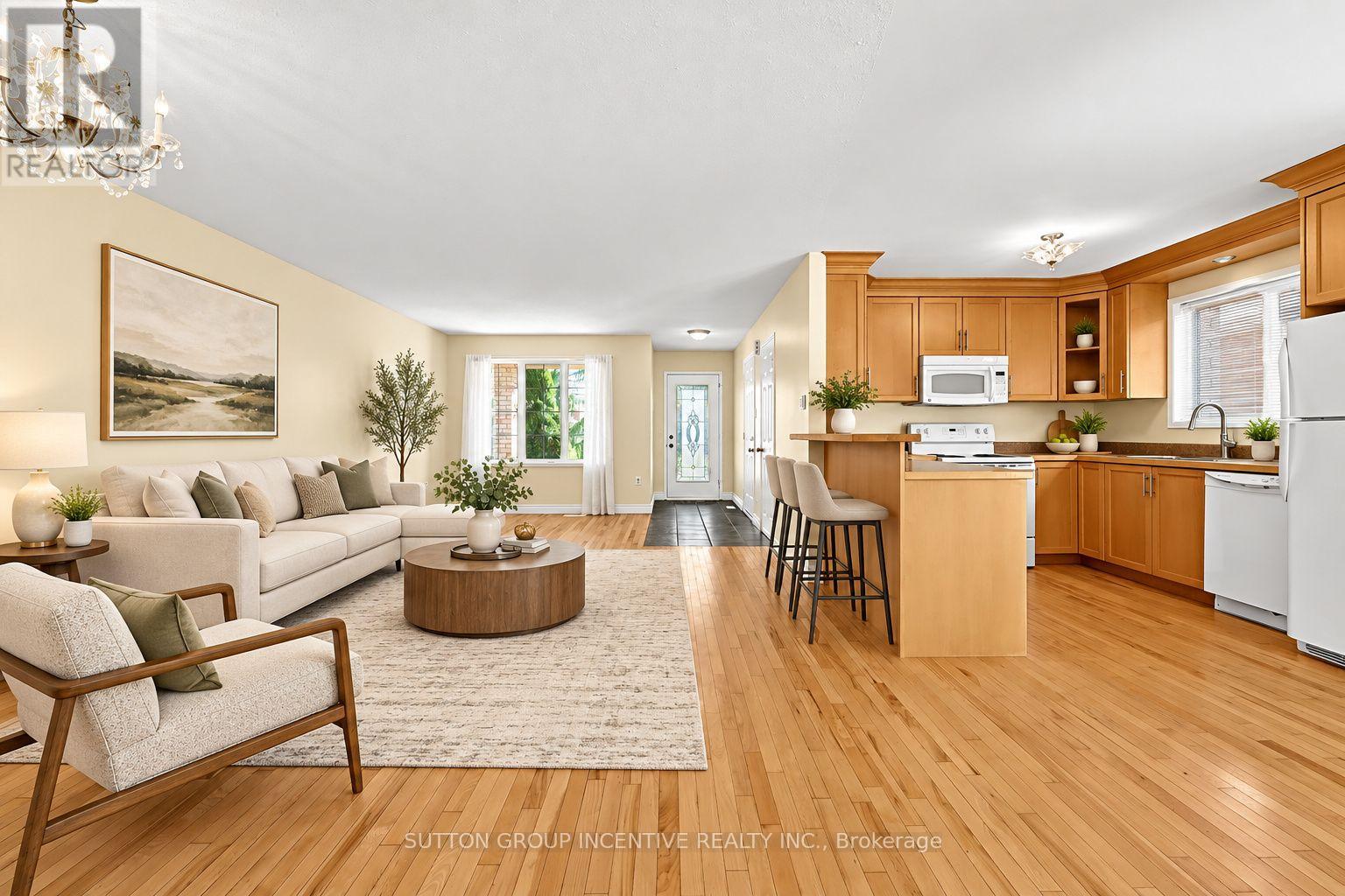 8 Lucas Avenue, Barrie (Holly), Ontario  L4N 9N1 - Photo 4 - S14098350