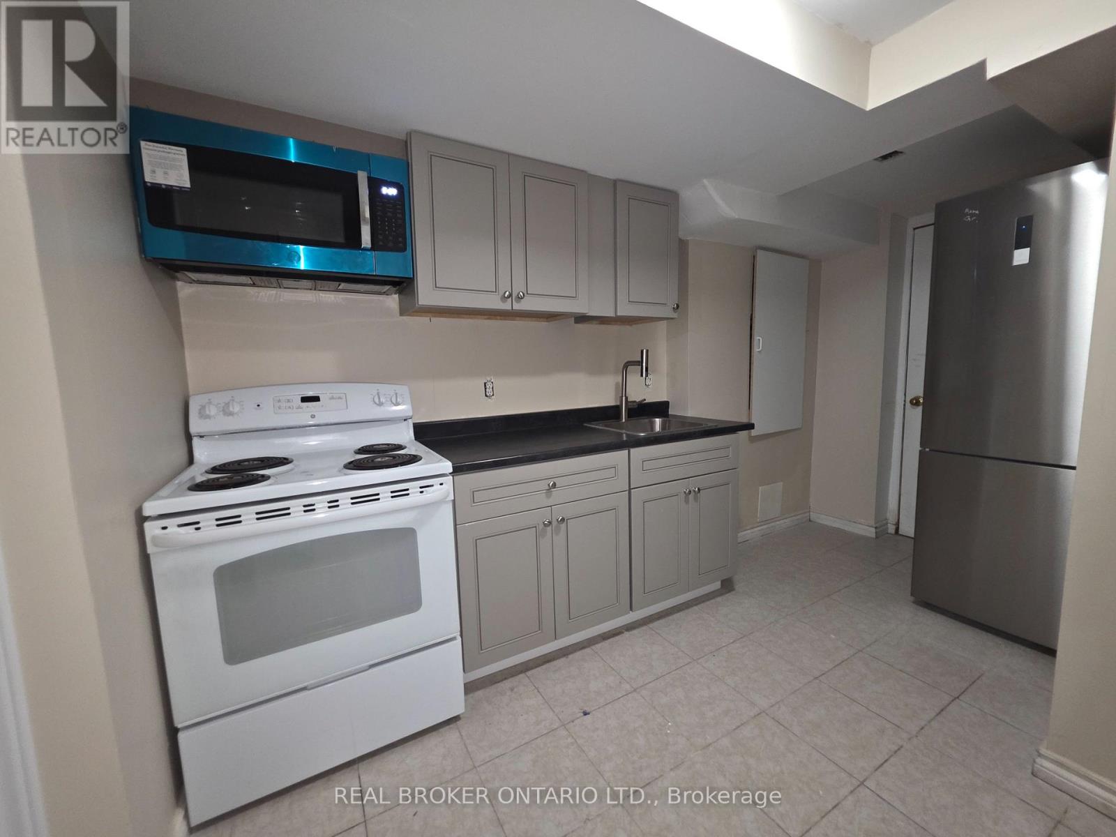 Basement - 922 Ledbury Crescent, Mississauga, Ontario  L5V 2P8 - Photo 10 - W14098226