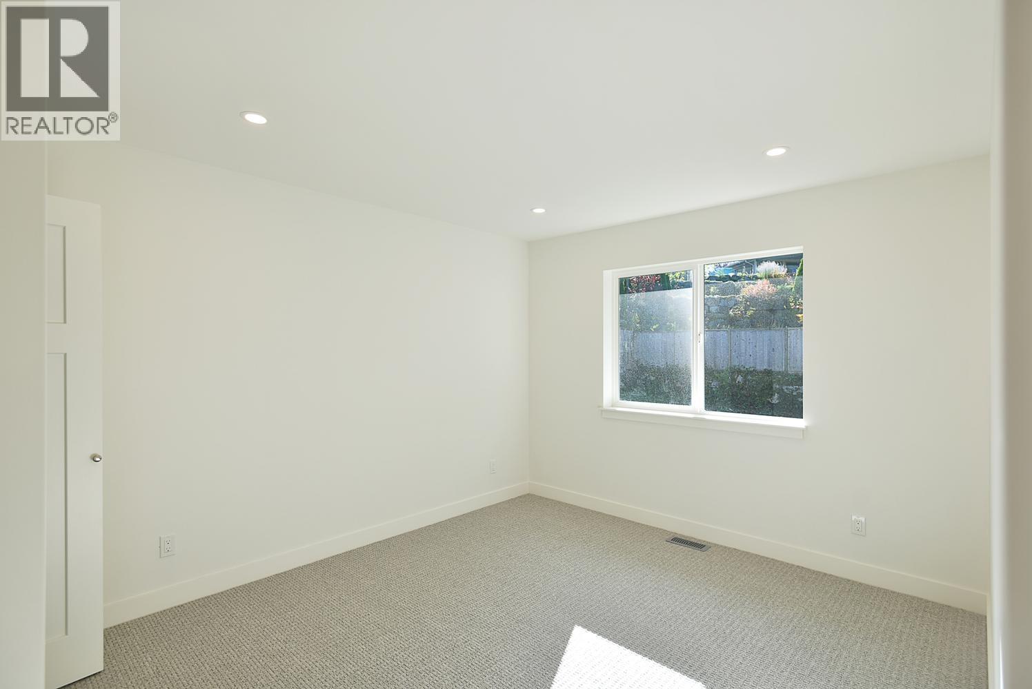 5825 Trail Avenue, Sechelt, British Columbia V7Z 0K5 - Photo 31 - R3176682