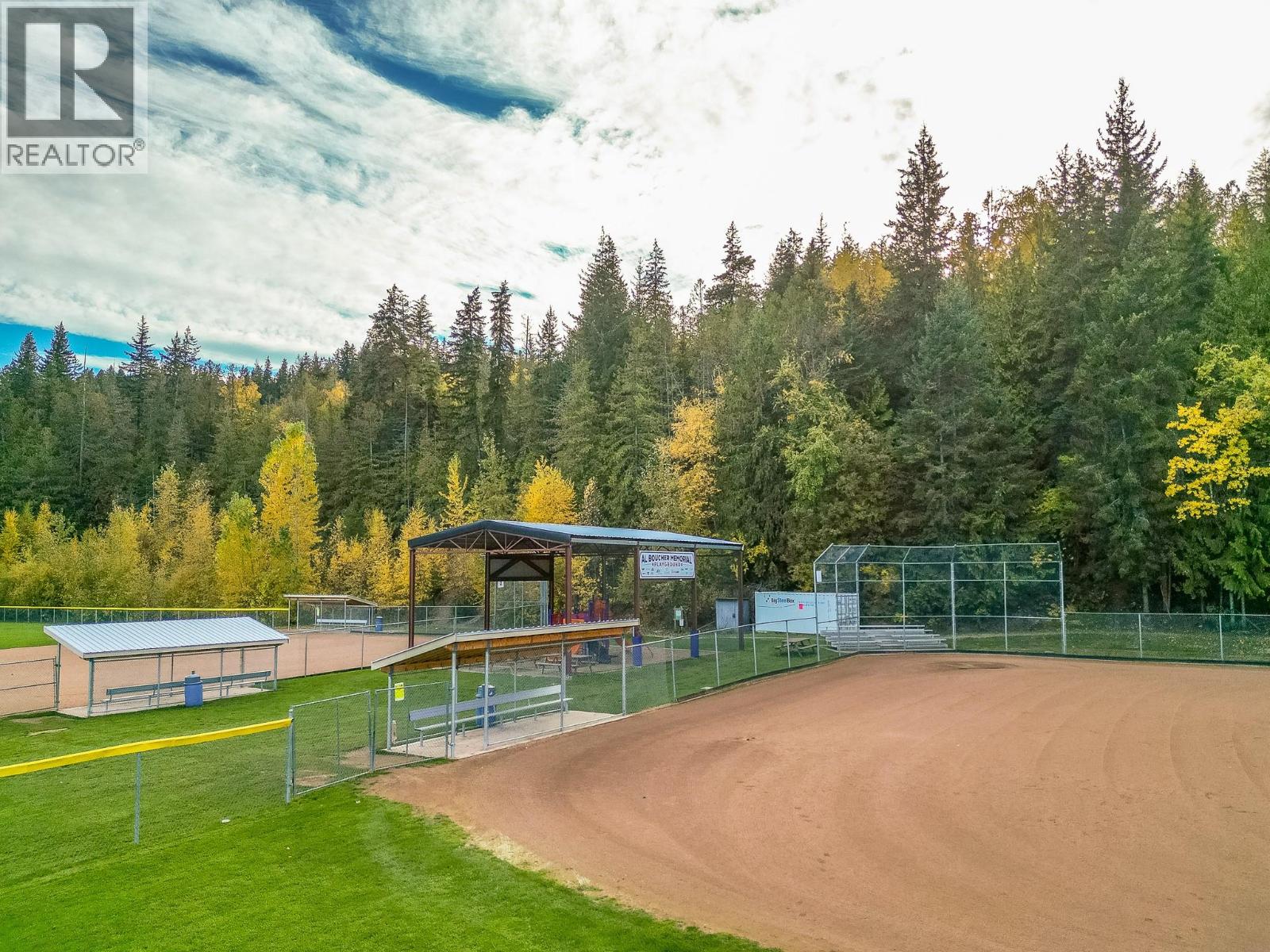 4760 Canoe Beach Drive Drive NE, Salmon Arm, British Columbia  V0E 1K0 - Photo 37 - 10403947