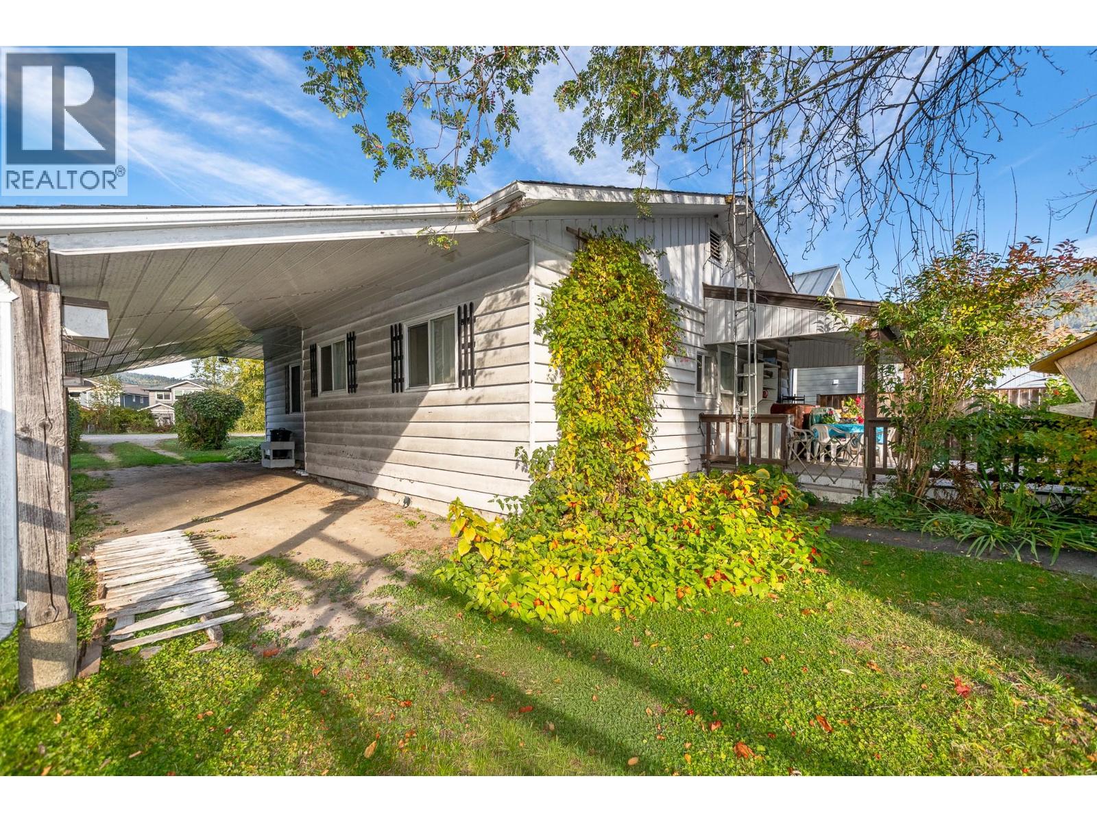 4760 Canoe Beach Drive Drive NE, Salmon Arm, British Columbia  V0E 1K0 - Photo 13 - 10403947