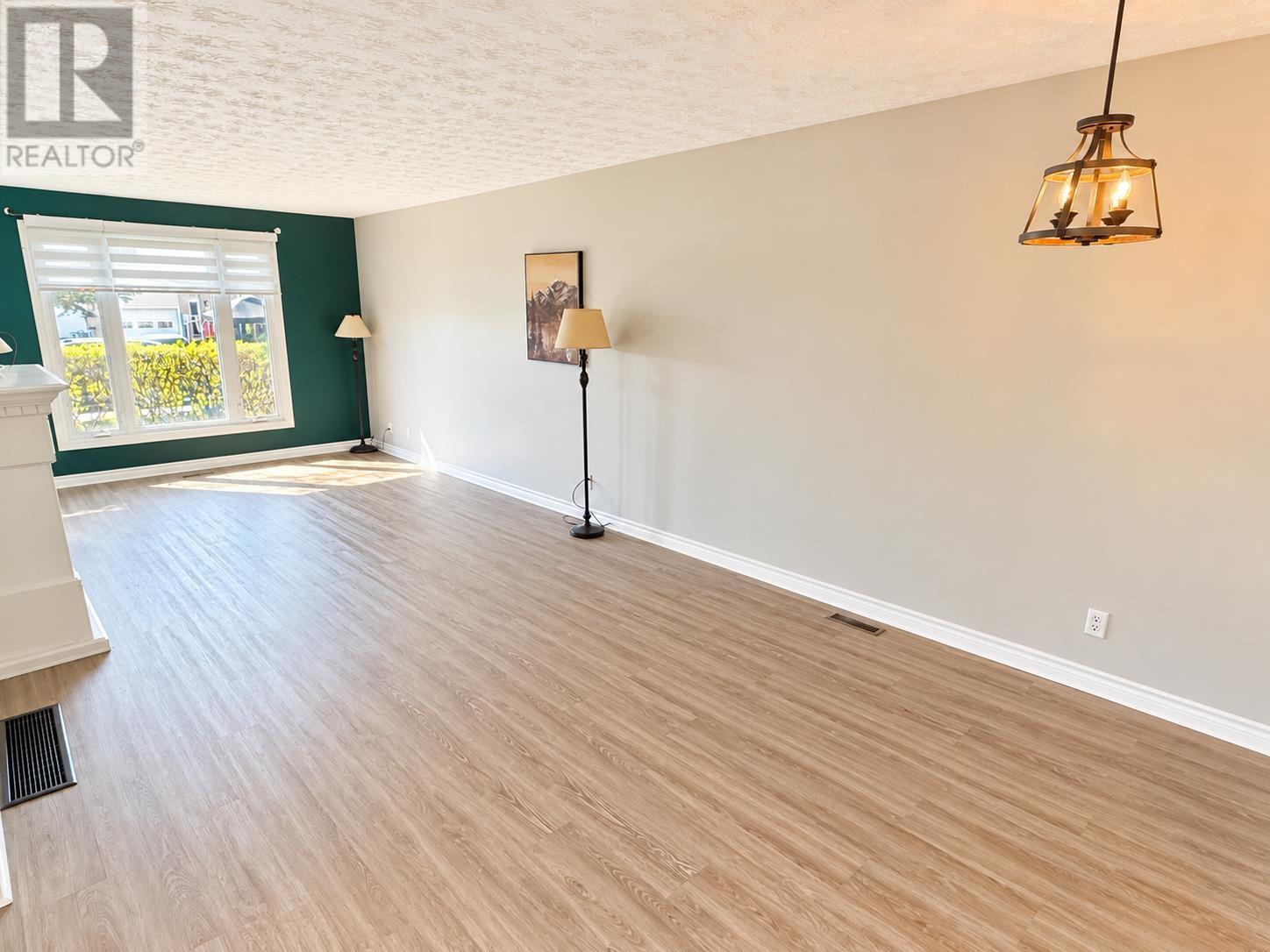 2 Farrell Cres, Elliot Lake, Ontario  P5A 3N6 - Photo 12 - SM262514