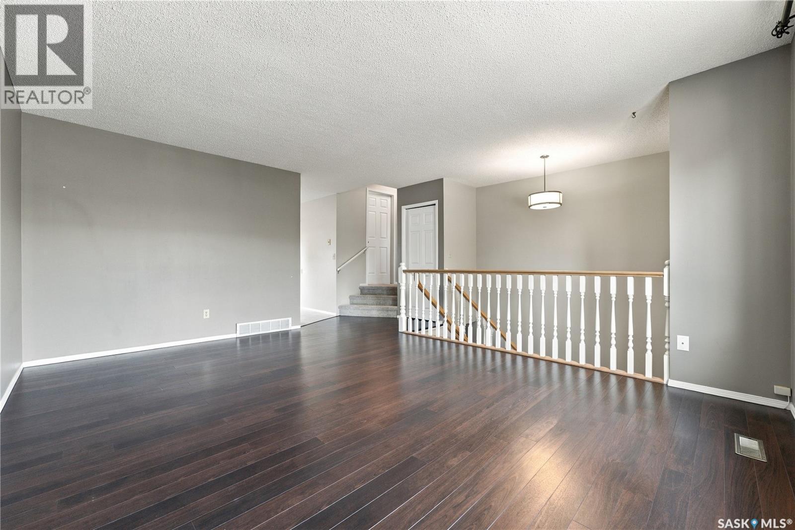 305 610 Perehudoff Crescent, Saskatoon, Saskatchewan  S7N 4H5 - Photo 5 - SK051541