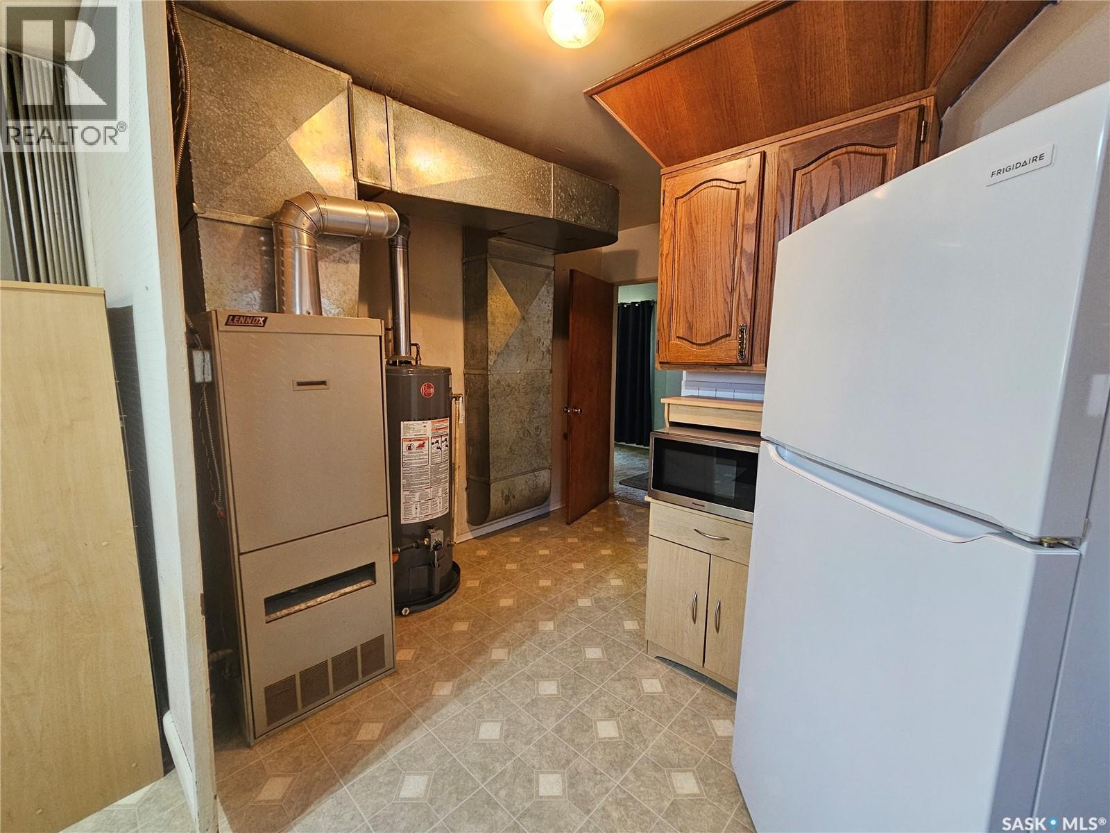 870 11th Avenue Ne, Swift Current, Saskatchewan  S9H 2V4 - Photo 10 - SK051499