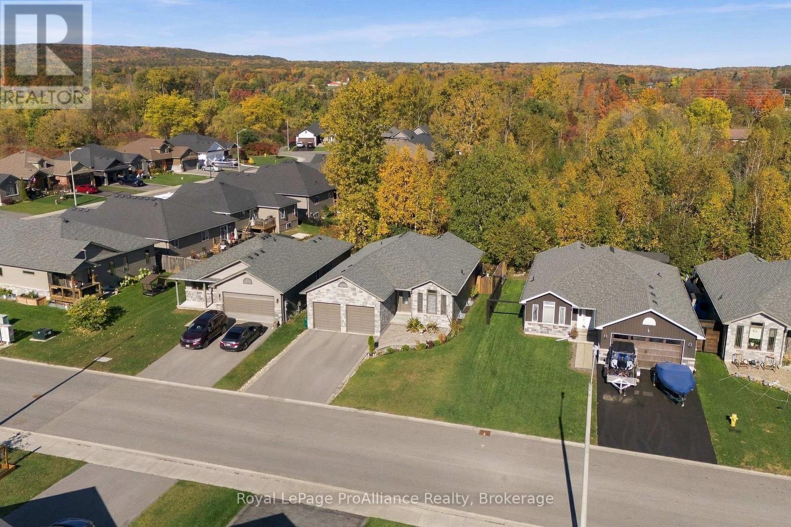 46 Birchmount Street, Quinte West, Ontario  K8V 0C6 - Photo 2 - X14098408