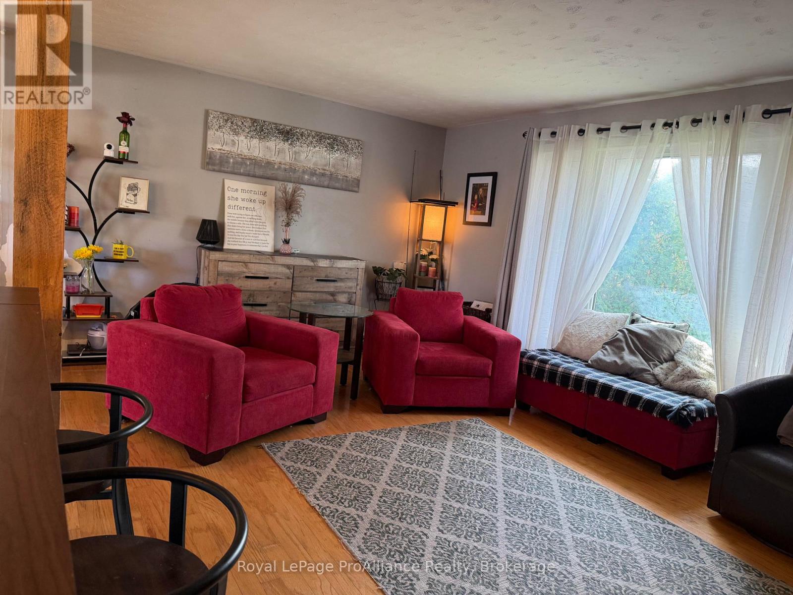 854 Barnardo Avenue, Peterborough, Ontario  K9H 5V9 - Photo 3 - X14098474