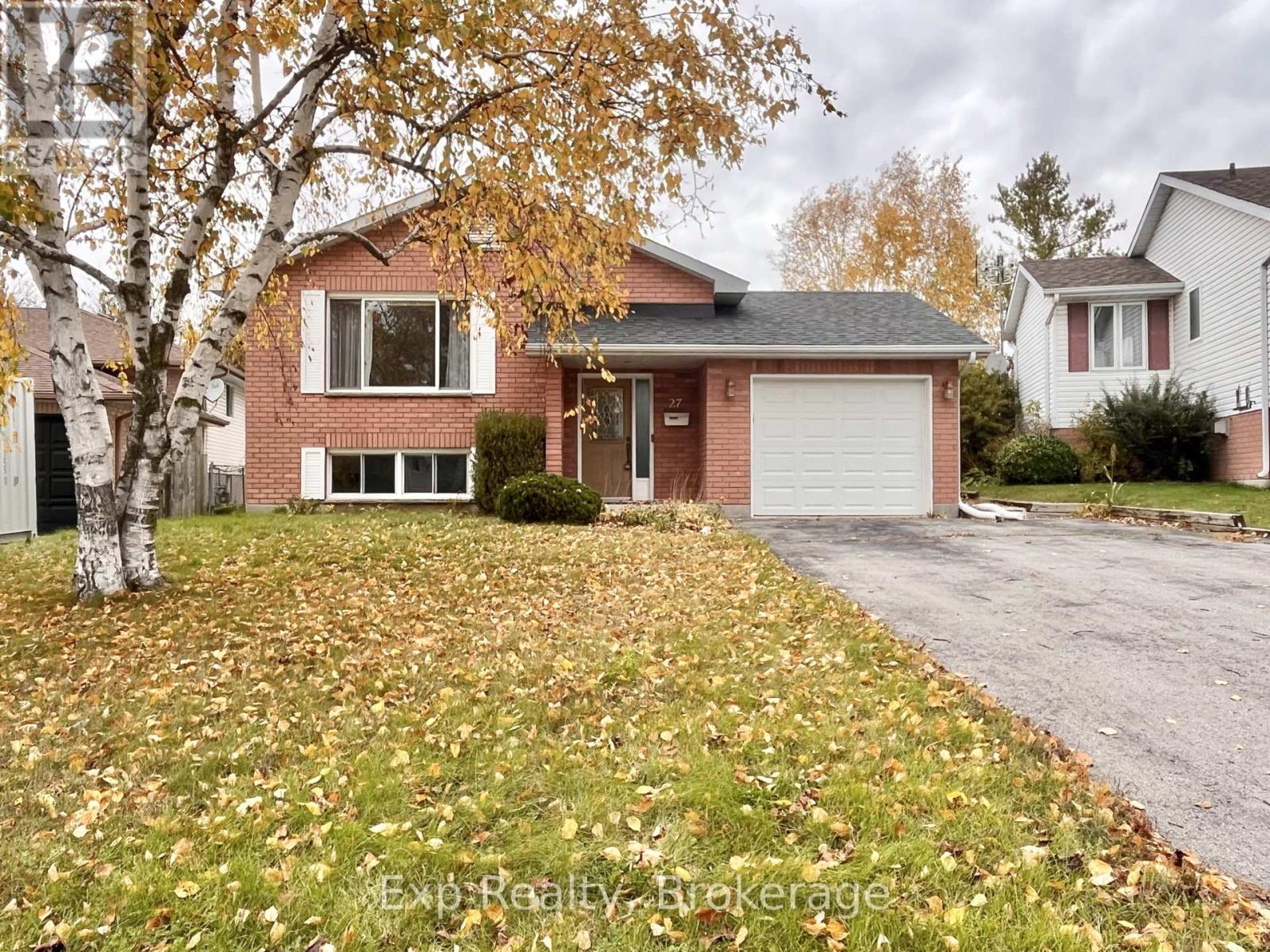 27 LORAINE AVENUE, Quinte West, Ontario