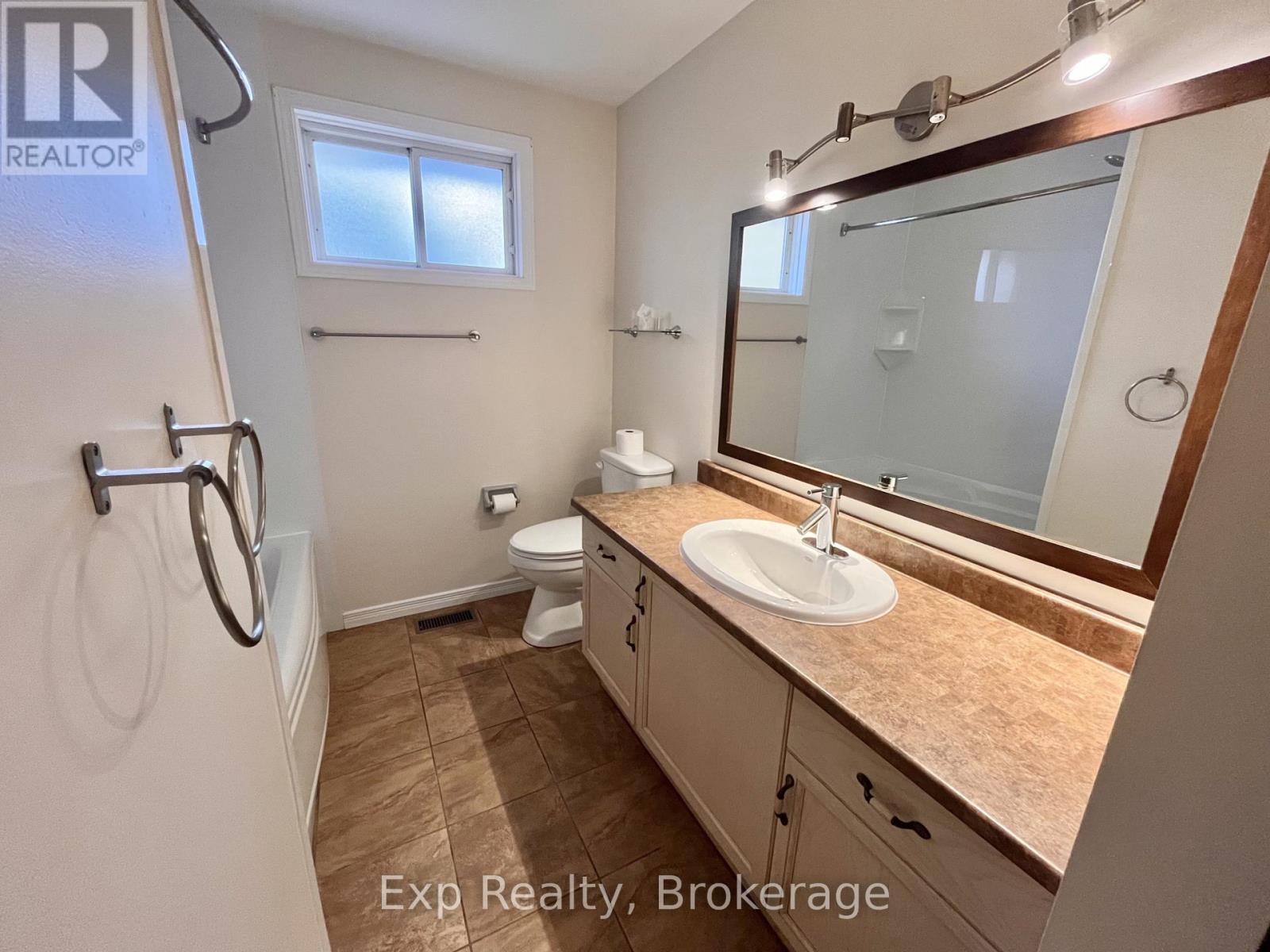 27 Loraine Avenue, Quinte West, Ontario  K8V 6R4 - Photo 14 - X14098492