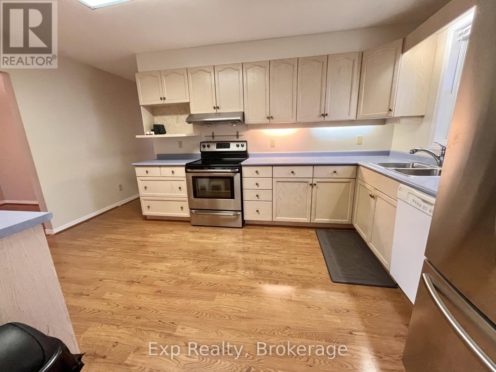 27 Loraine Avenue, Quinte West, Ontario  K8V 6R4 - Photo 8 - X14098492