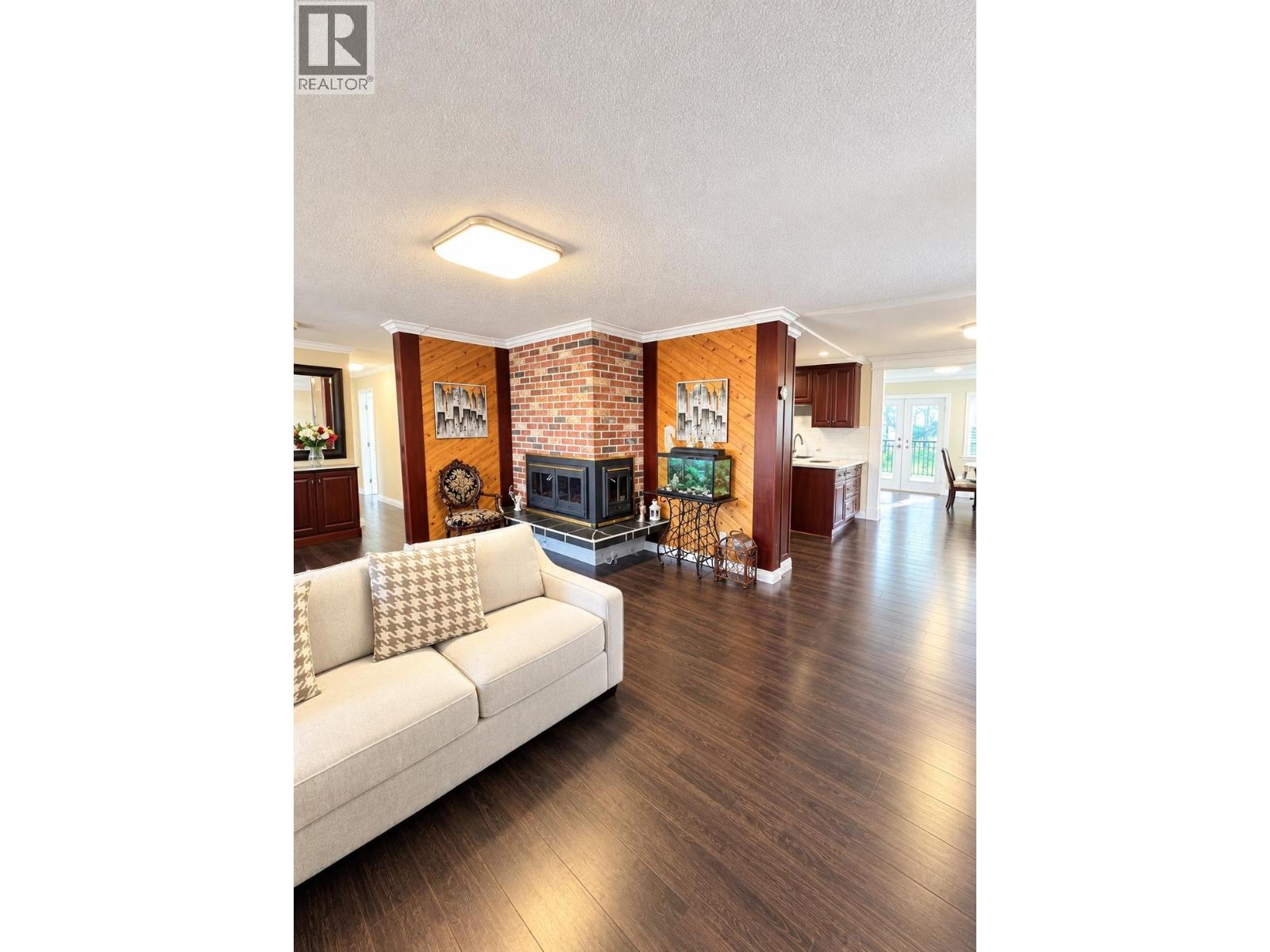 20150 Patterson Avenue, Maple Ridge, British Columbia  V2X 2P4 - Photo 2 - R3176880