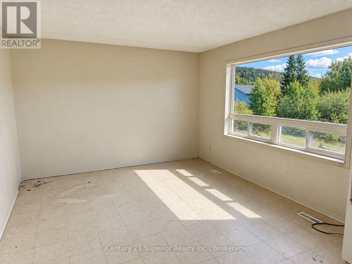 107 Simon Street, Schreiber, Ontario  P0T 2S0 - Photo 11 - X14098436