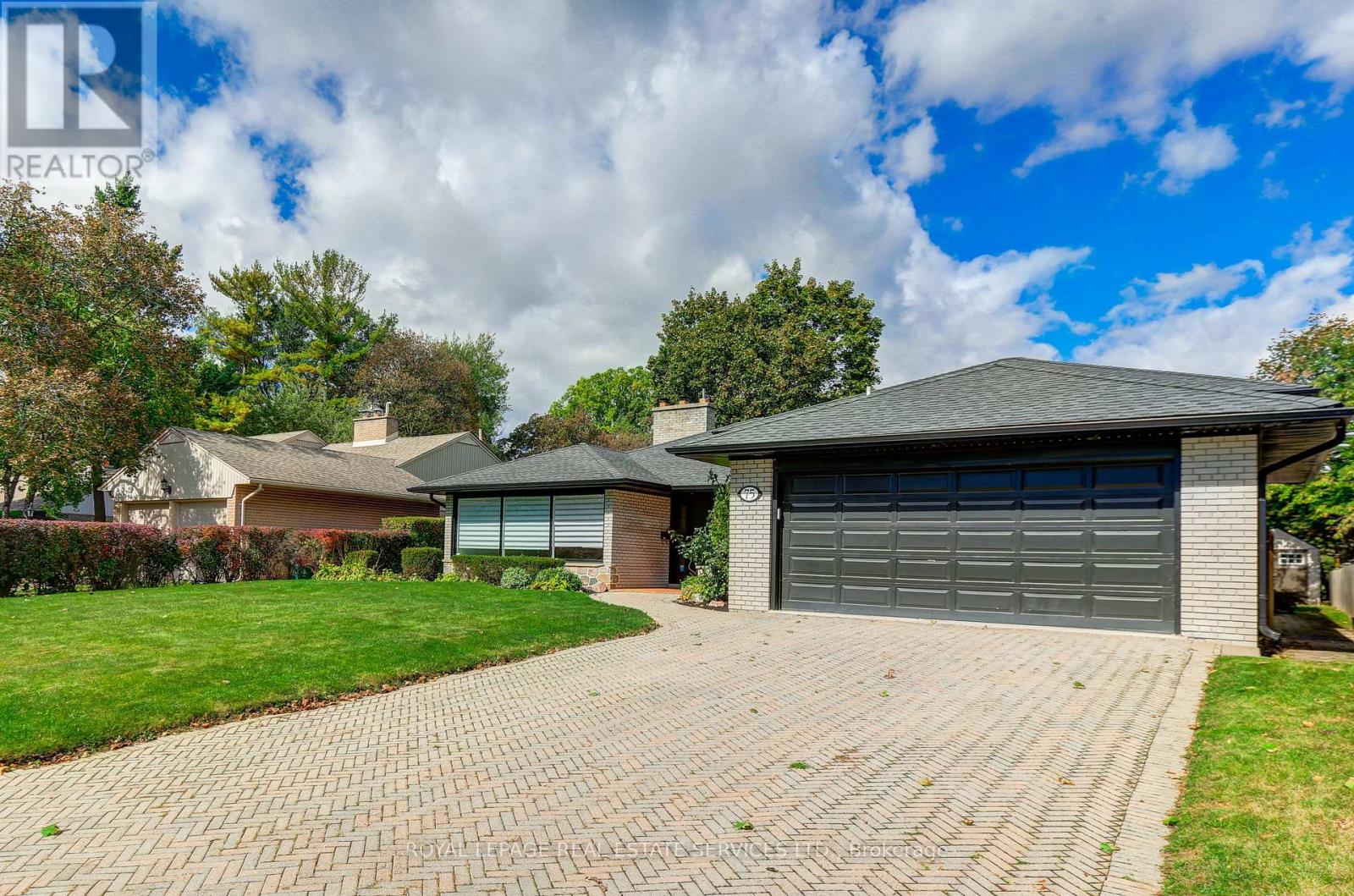 75 RAVENSBOURNE CRESCENT Toronto (Princess-Rosethorn) Ontario Canada M9A2B1 3