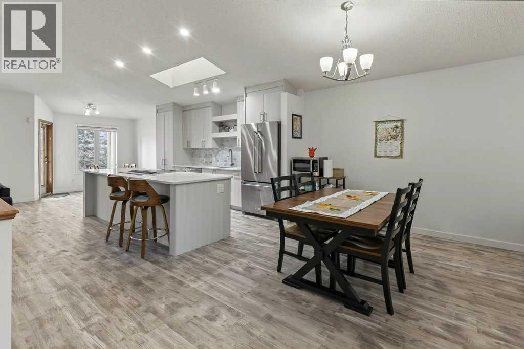 119 Edgepark Villas Nw, Calgary, Alberta  T3A 3S2 - Photo 2 - A2352178