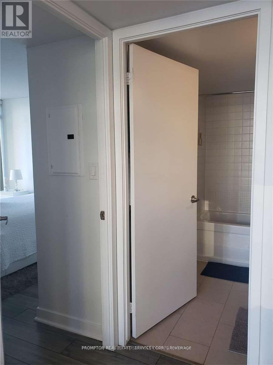 817 - 15 Brunel Court, Toronto, Ontario  M5V 3Y6 - Photo 14 - C14098460