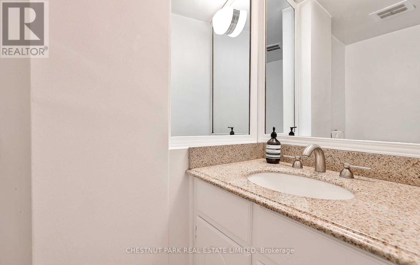 108 Belmont Street, Toronto, Ontario  M5R 1P8 - Photo 15 - C14098544