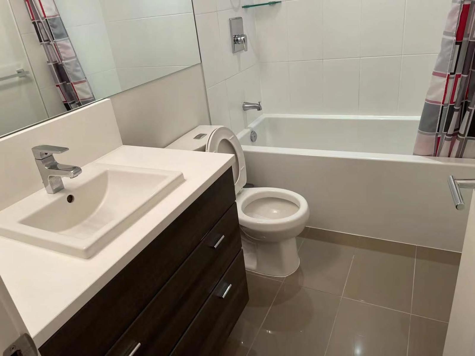 2** 13931 FRASER HIGHWAY