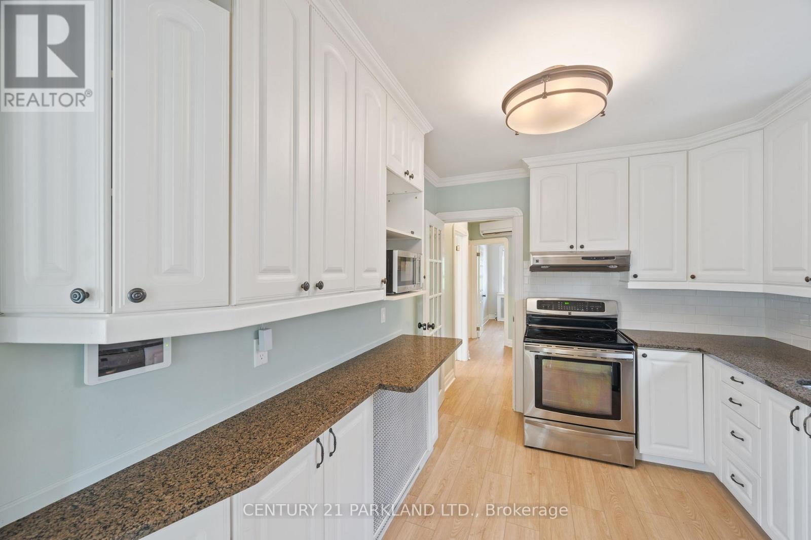 6 Roblin Avenue, Toronto, Ontario M4C 3P8 - Photo 14 - E14098444