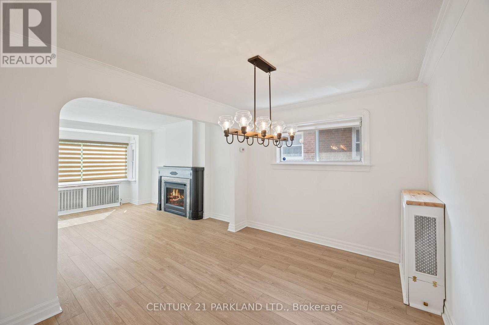 6 Roblin Avenue, Toronto, Ontario M4C 3P8 - Photo 8 - E14098444