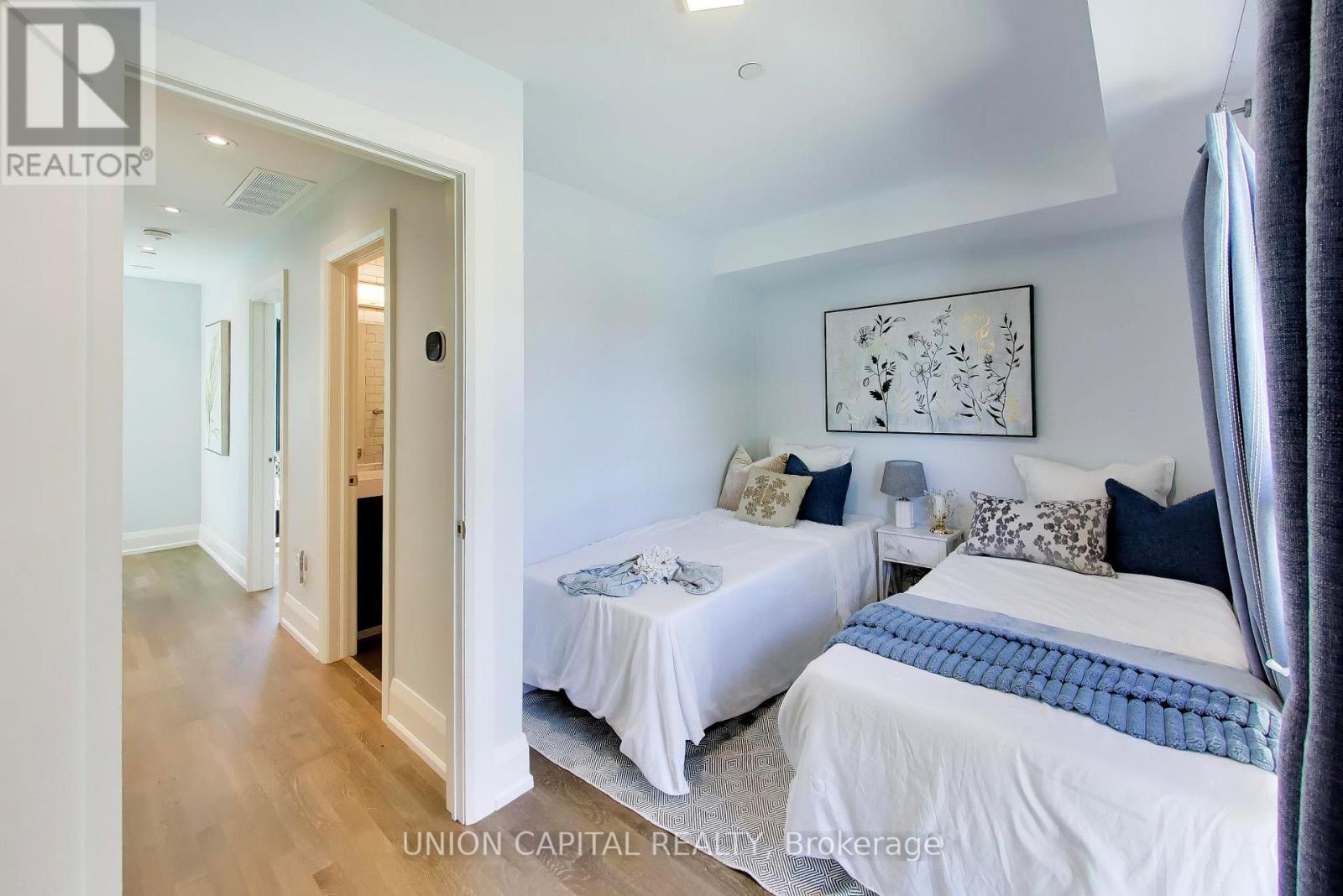 952 Dundas Street E, Toronto, Ontario  M4M 1R3 - Photo 16 - E14098502