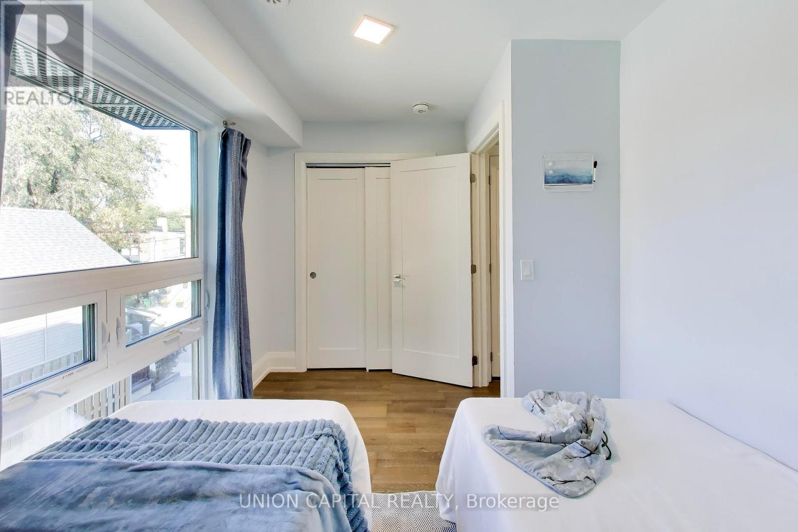 952 Dundas Street E, Toronto, Ontario  M4M 1R3 - Photo 17 - E14098502