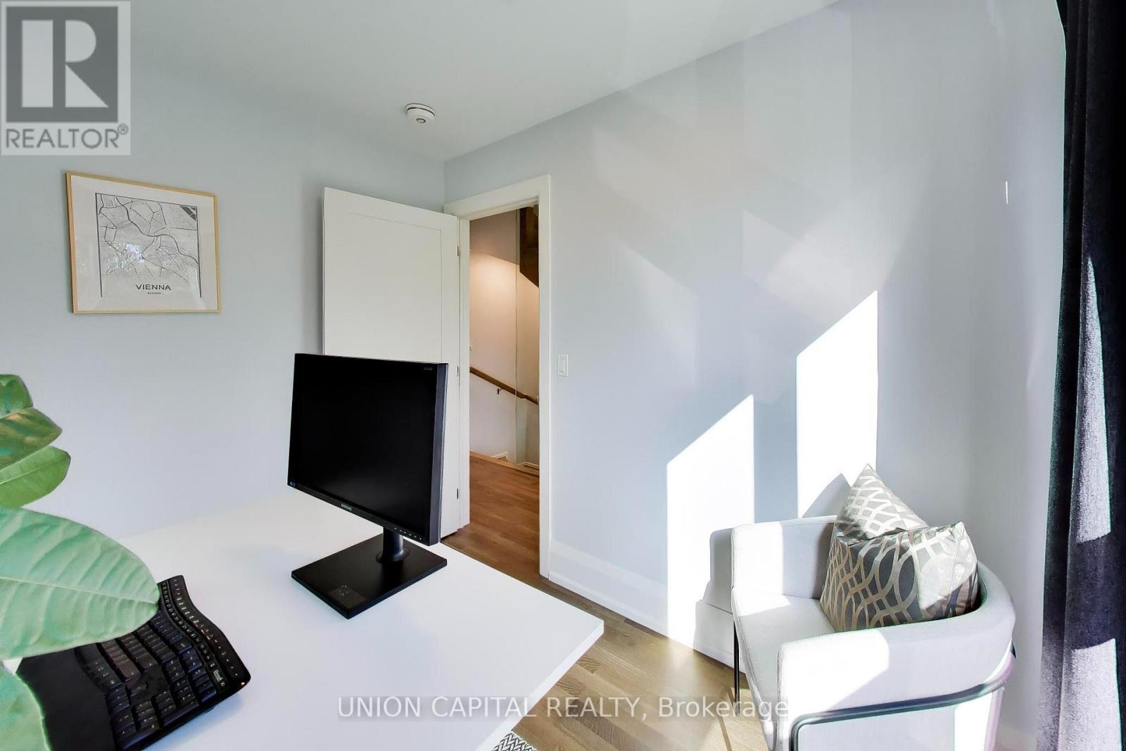 952 Dundas Street E, Toronto, Ontario  M4M 1R3 - Photo 19 - E14098502