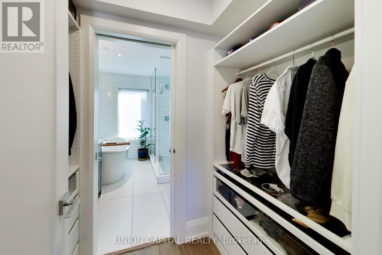 952 Dundas Street E, Toronto, Ontario  M4M 1R3 - Photo 25 - E14098502