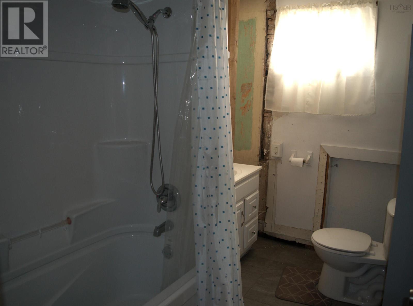 54 Centre Street, Truro, Nova Scotia  B2N 2K1 - Photo 5 - 202626236