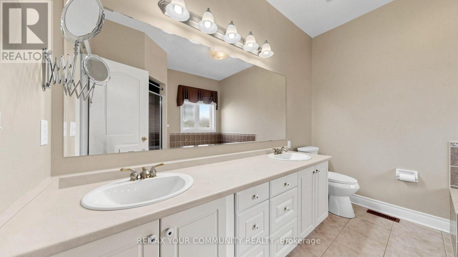 45 Manorwood Drive, Markham, Ontario  L6C 2T5 - Photo 21 - N14098456