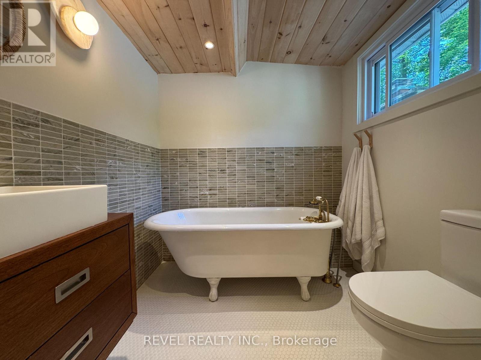 71 Second Street, Tiny, Ontario  L0L 2J0 - Photo 14 - S14098584