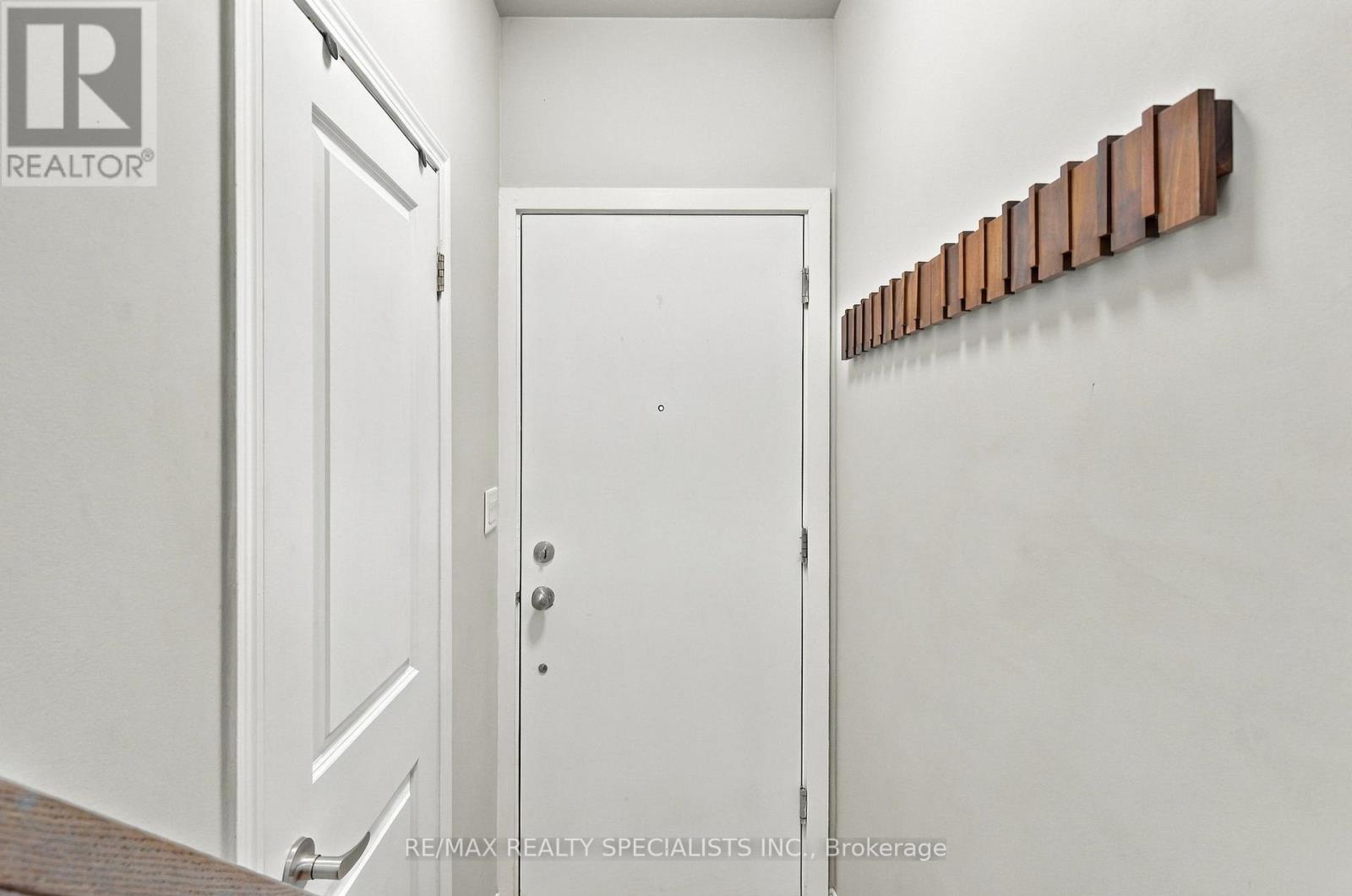 5 - 24 Fieldway Road, Toronto, Ontario  M8Z 0E3 - Photo 4 - W14098398