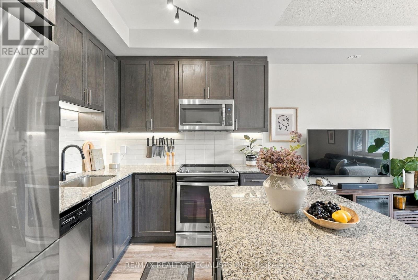 5 - 24 Fieldway Road, Toronto, Ontario  M8Z 0E3 - Photo 8 - W14098398