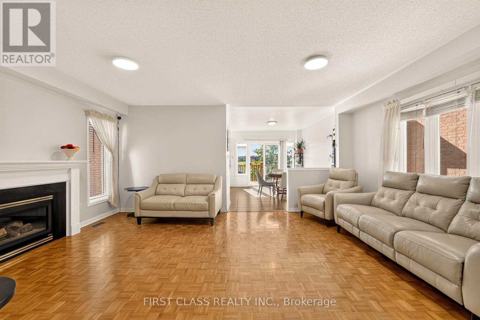 38 Pacific Wind Crescent, Brampton, Ontario  L6R 2B1 - Photo 10 - W14098430