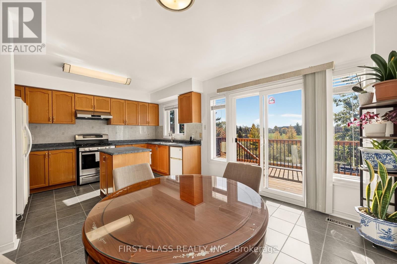 38 Pacific Wind Crescent, Brampton, Ontario  L6R 2B1 - Photo 11 - W14098430