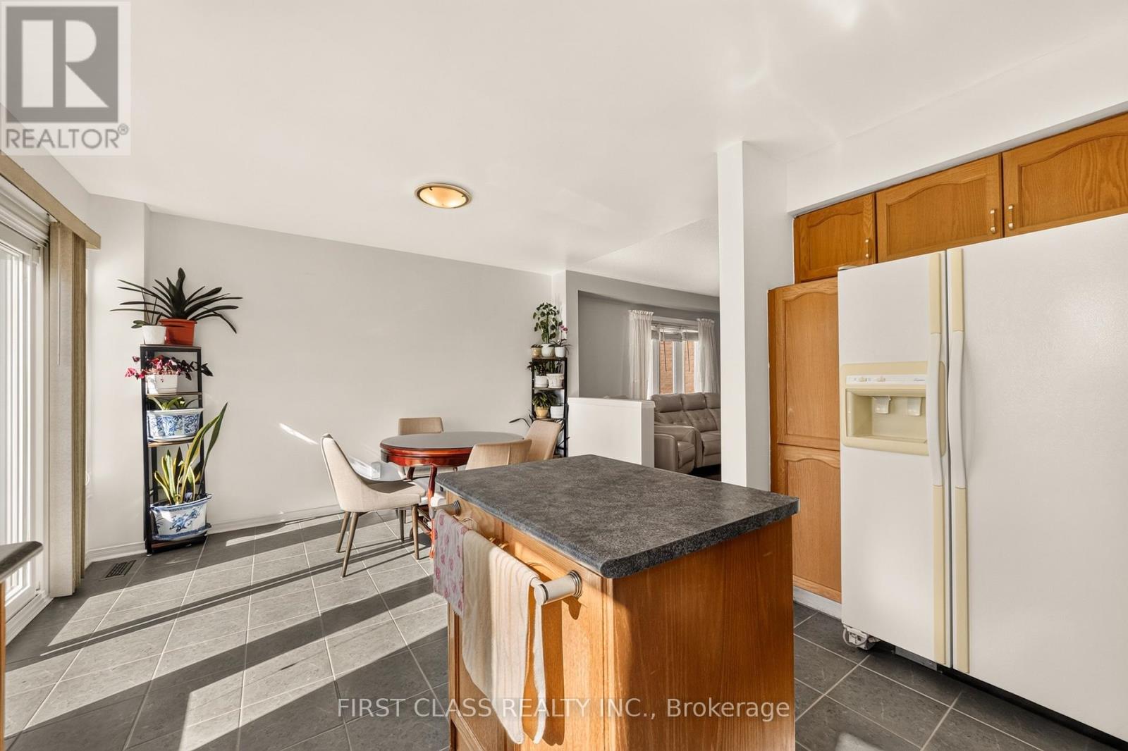 38 Pacific Wind Crescent, Brampton, Ontario  L6R 2B1 - Photo 13 - W14098430