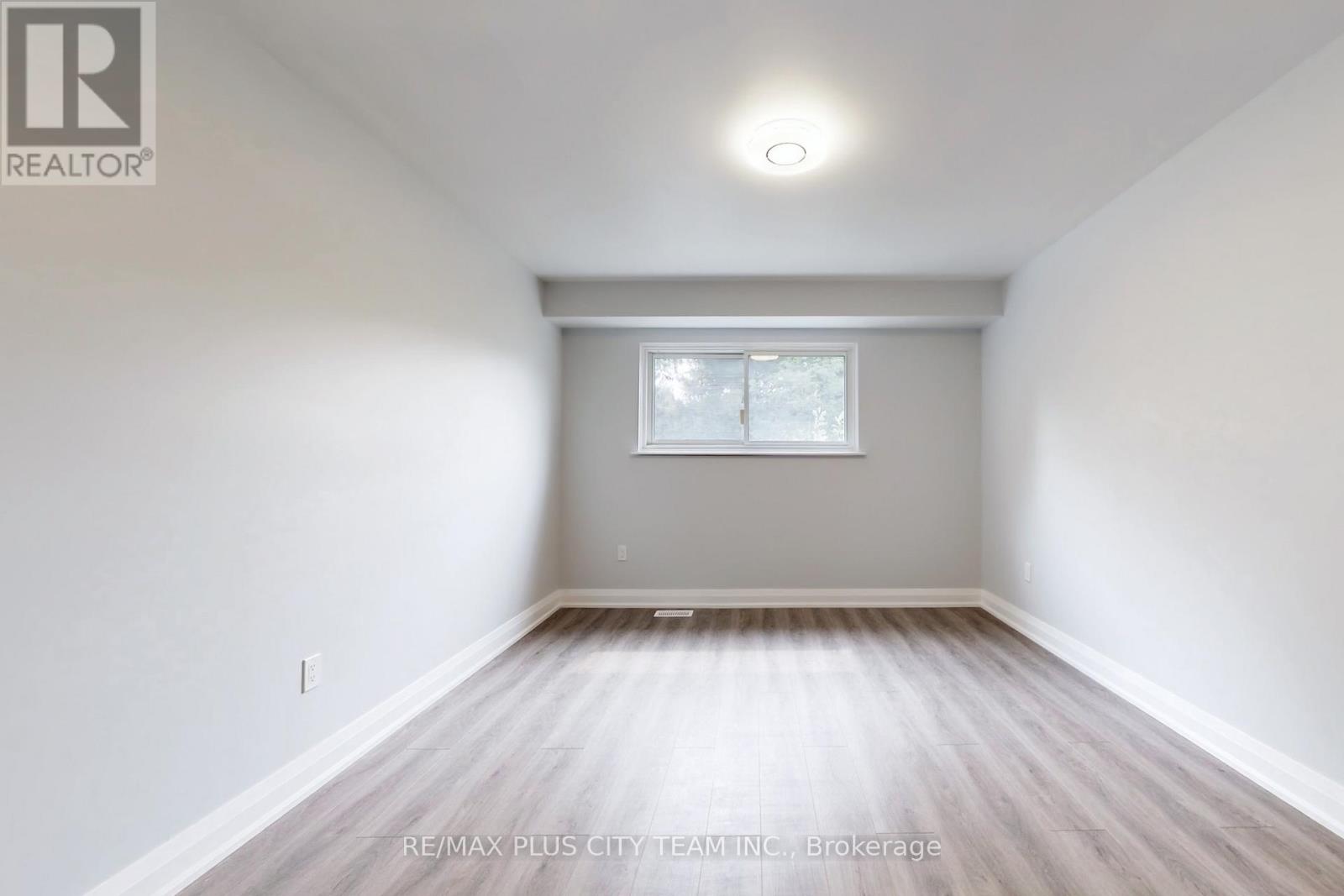 Bsmt - 31 Leacrest Street, Brampton, Ontario  L6S 3K5 - Photo 13 - W14098554